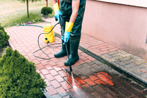 Best Pool Deck Cleaning in Davenport, IA